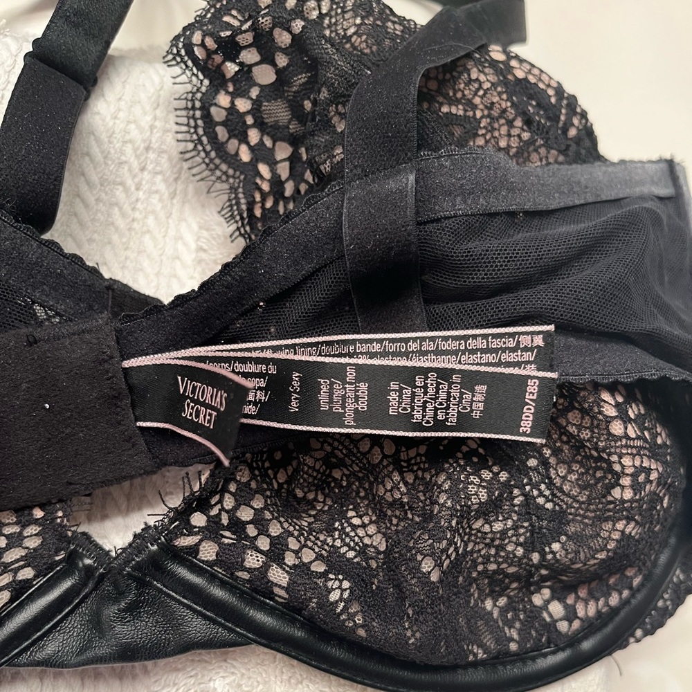Victorias Secret Very Sexy Plunge unlined Lace Bra black 38DD